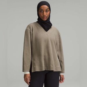 LULULEMON TEXTURED V NECK PULLOVER